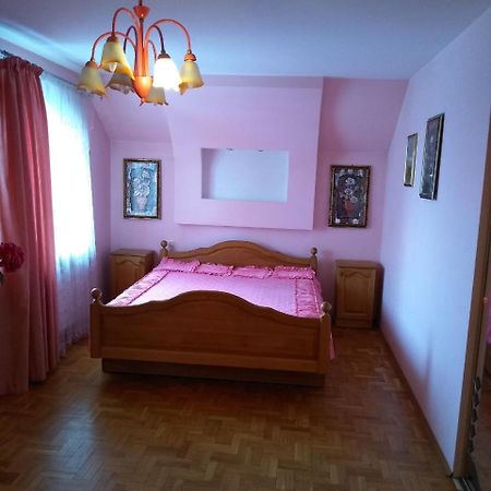 Будинок В Центрі Lutsʼk Dış mekan fotoğraf