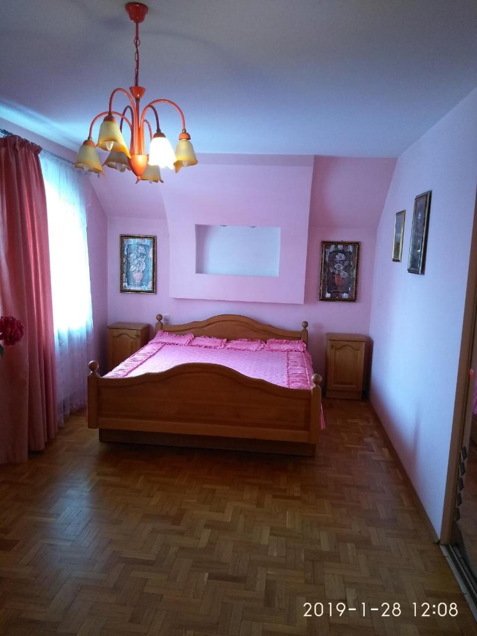 Будинок В Центрі Lutsʼk Dış mekan fotoğraf